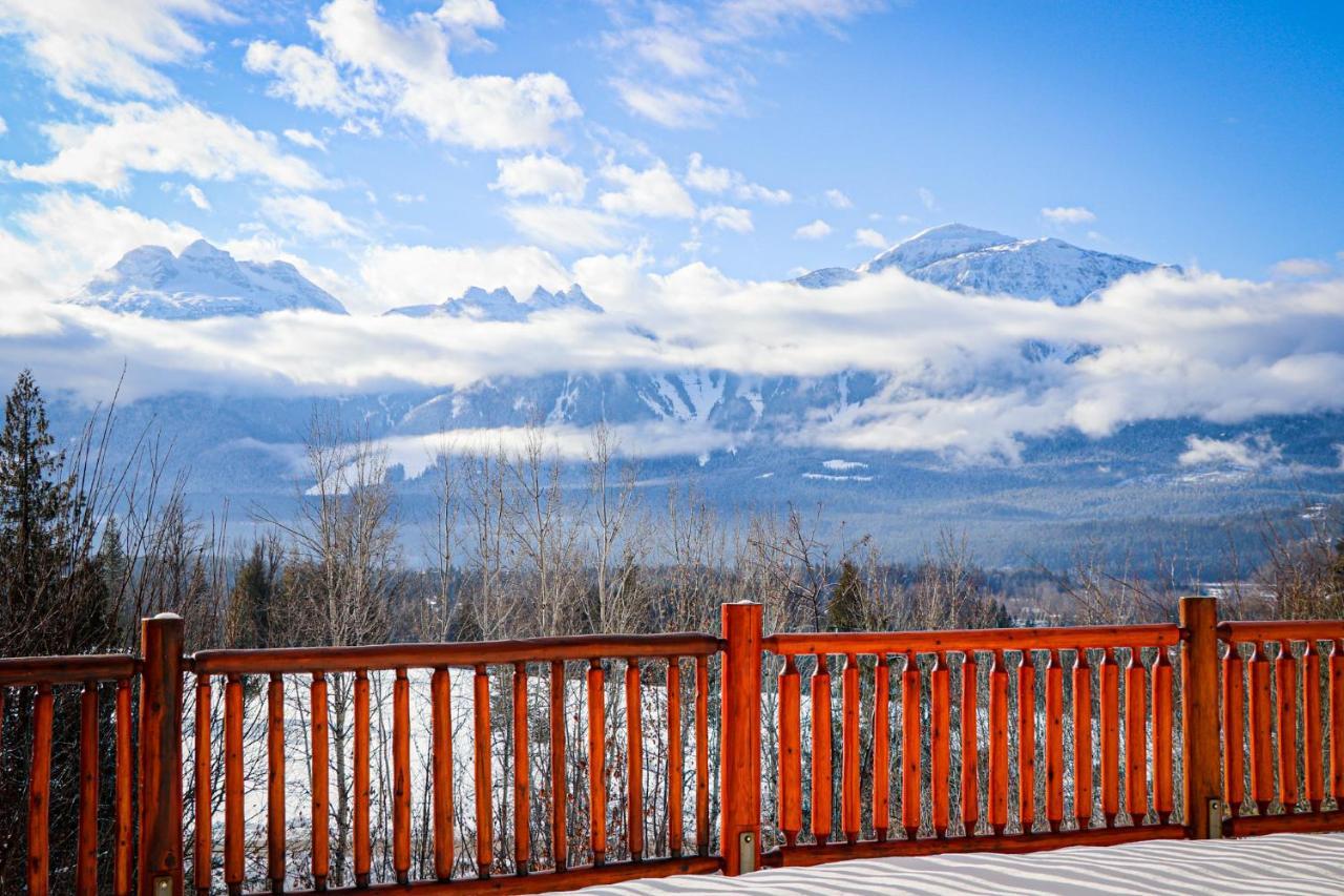 Coast Hillcrest Hotel Ревелсток Экстерьер фото