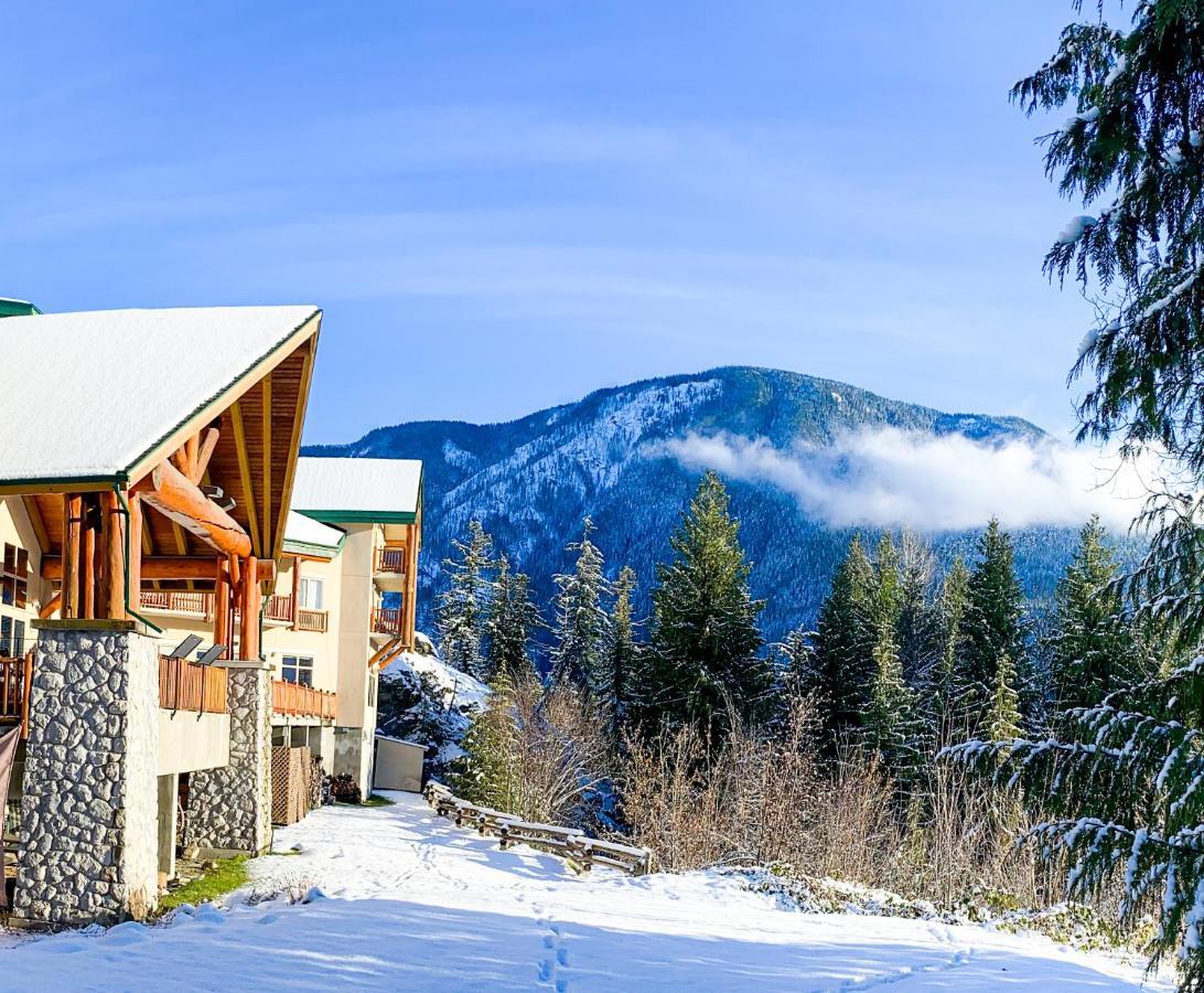 Coast Hillcrest Hotel Ревелсток Экстерьер фото