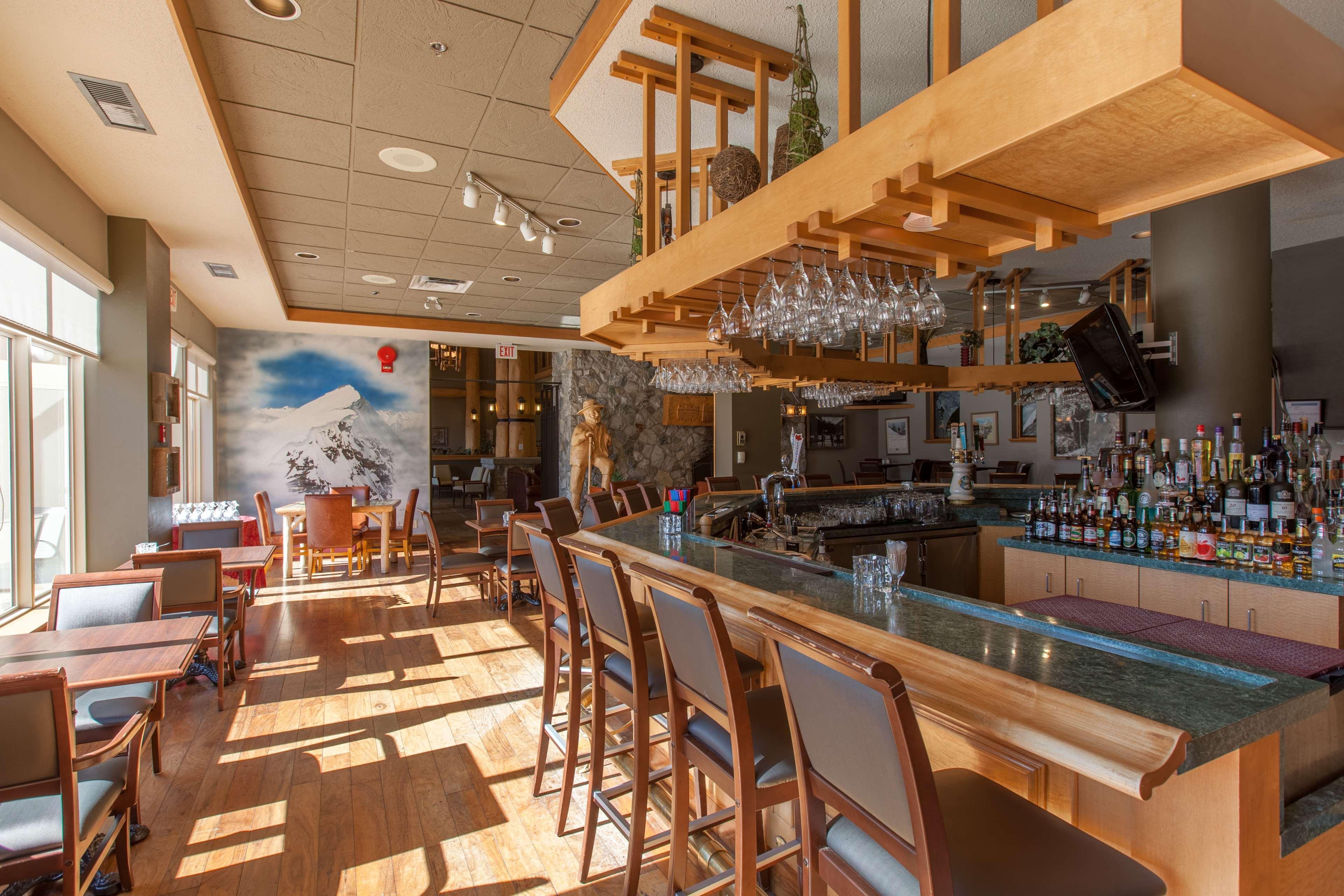 Coast Hillcrest Hotel Ревелсток Экстерьер фото