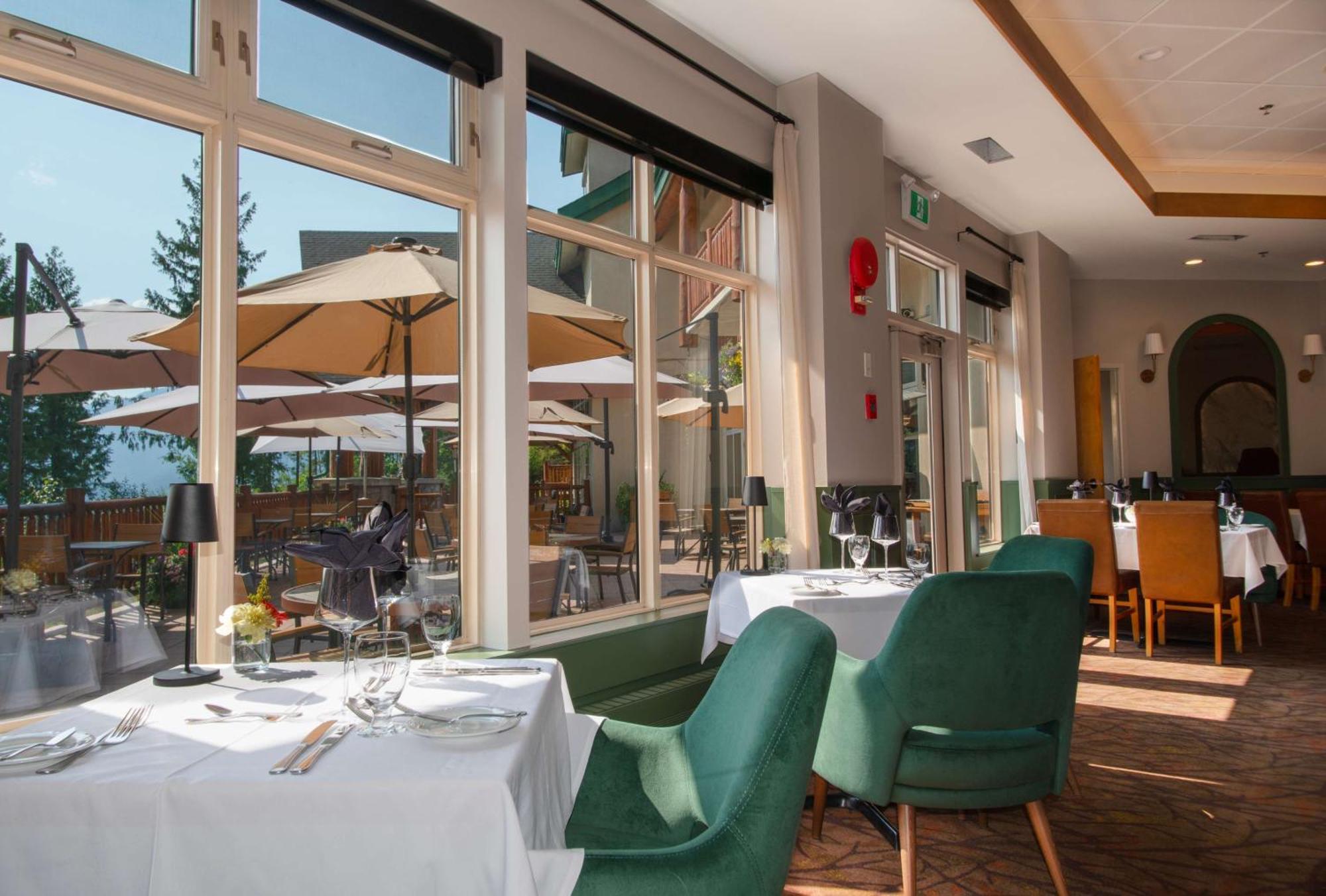 Coast Hillcrest Hotel Ревелсток Экстерьер фото