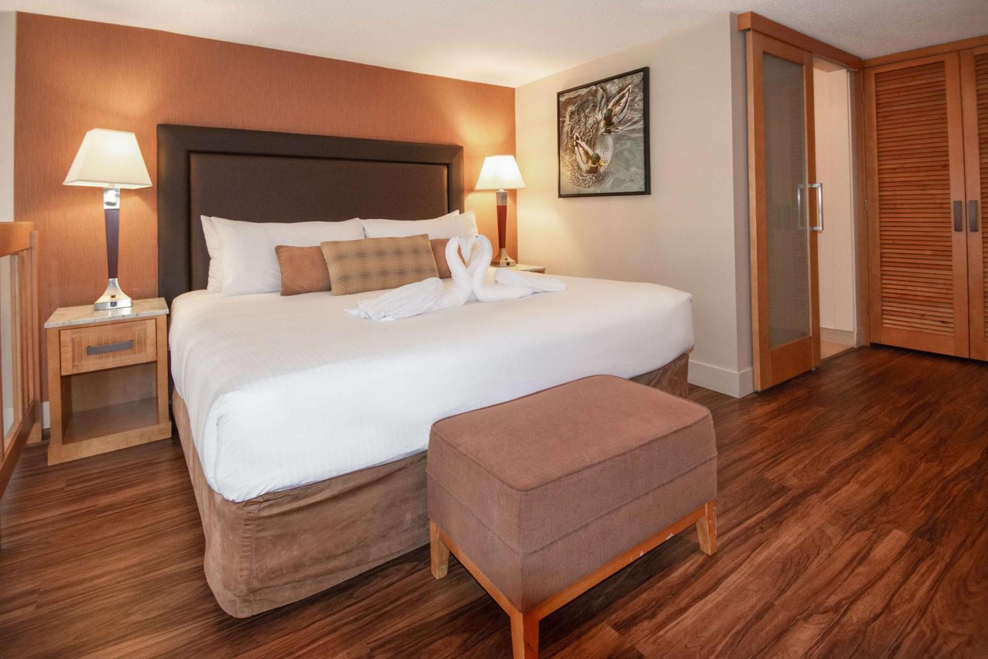 Coast Hillcrest Hotel Ревелсток Экстерьер фото