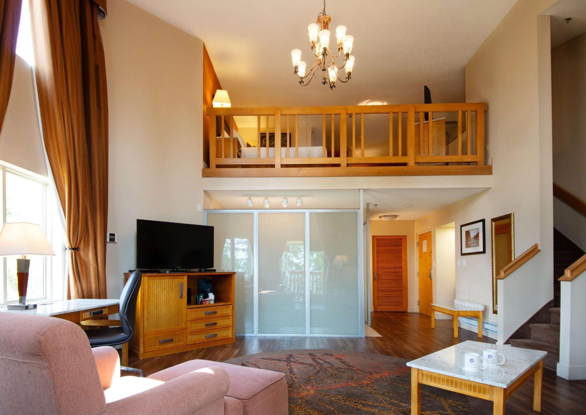 Coast Hillcrest Hotel Ревелсток Экстерьер фото